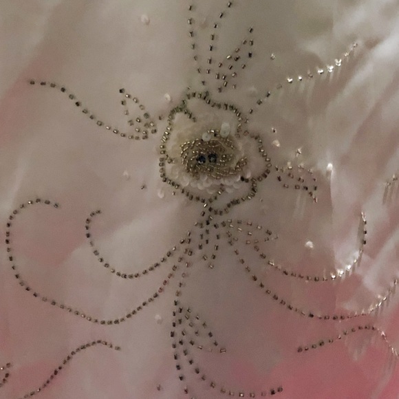 Formal gown - Picture 3 of 3